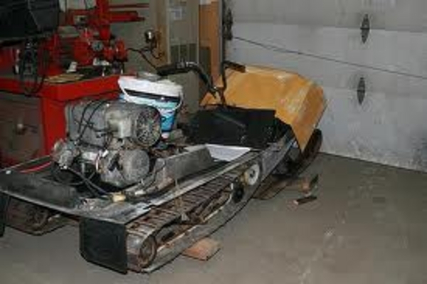 Product picture 340/440 CCW Snowmobile Engine Service Manual